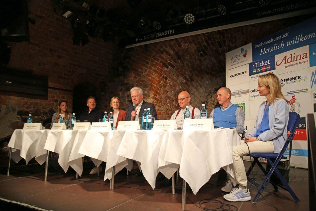 Podium beim Tourismusfrühstück am 29.04.2026 in der Moritzbastei